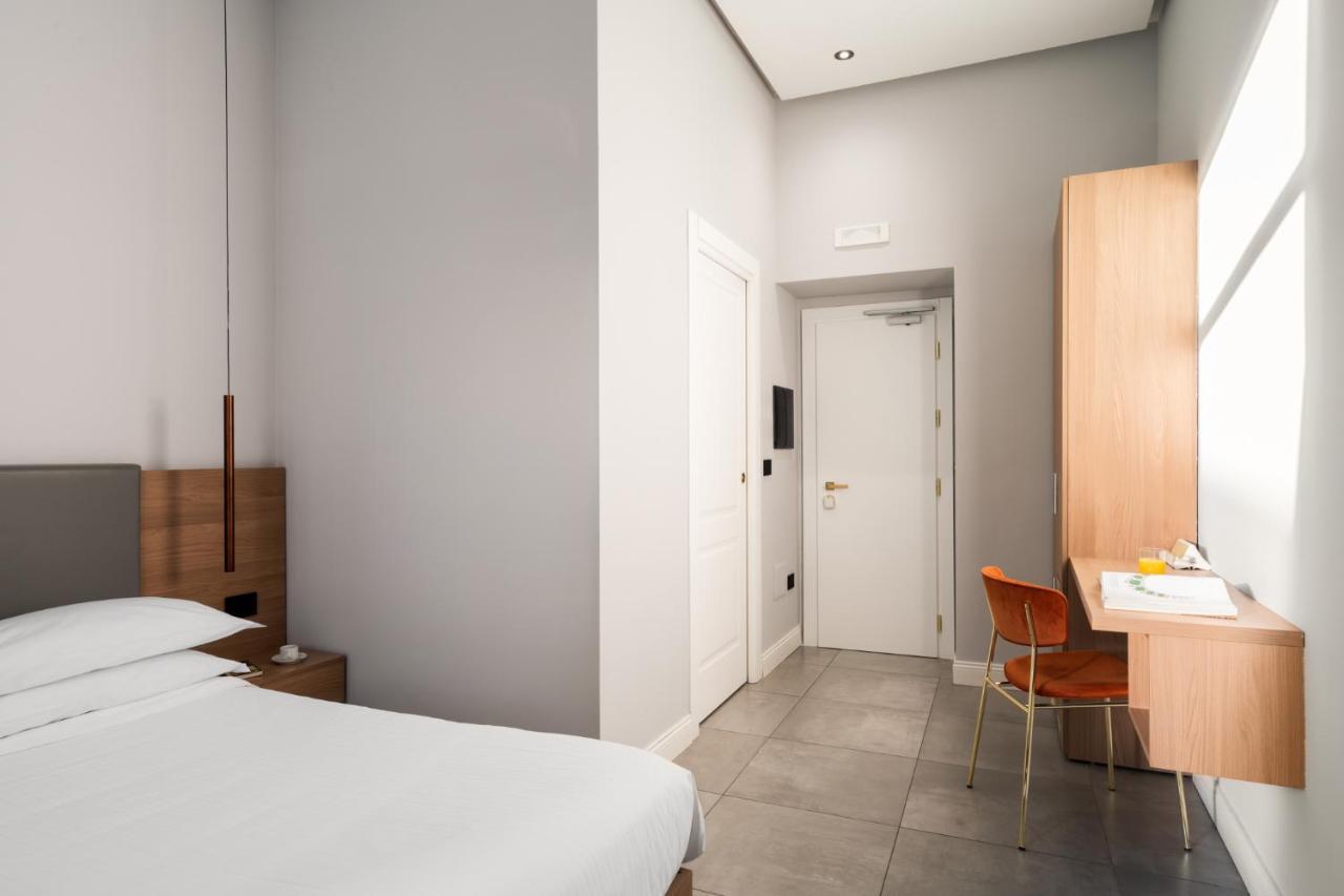 The Grey Hotel Napoli Bagian luar foto