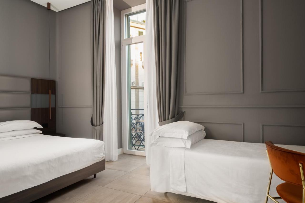 The Grey Hotel Napoli Bagian luar foto