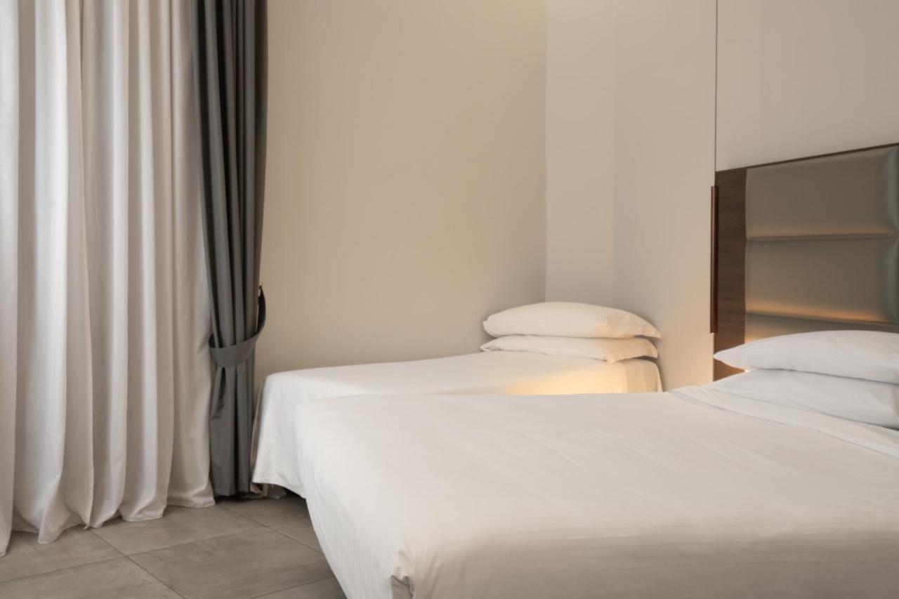 The Grey Hotel Napoli Bagian luar foto