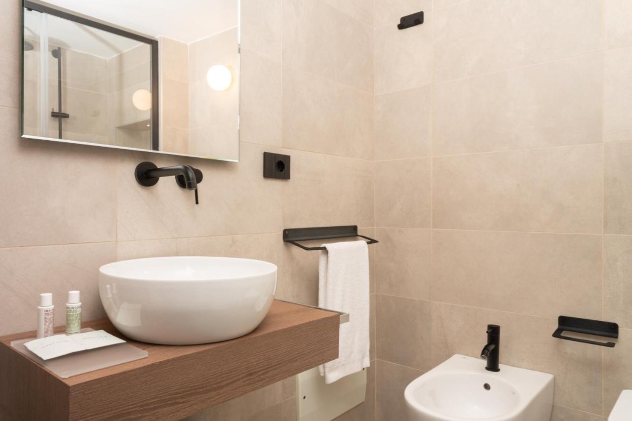 The Grey Hotel Napoli Bagian luar foto